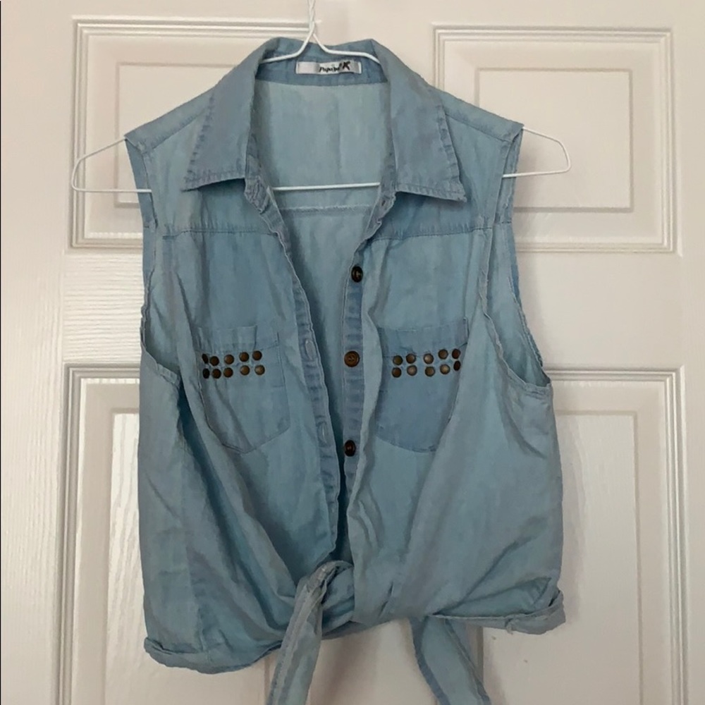 Papaya button hem knot tee!